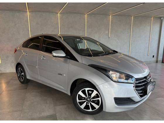 HYUNDAI HB20S 1.6 COMFORT PLUS 16V FLEX 4P AUTOMÁTICO HYUNDAI HB20S 1.6 COMFORT PLUS 16V FLEX 4P AUTOMÁTICO